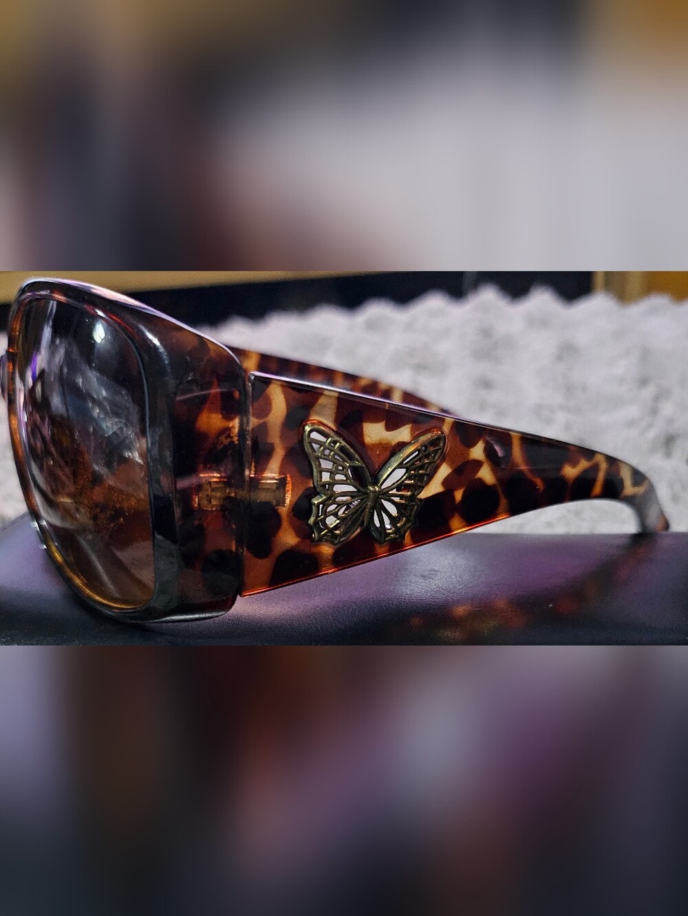 Foster Grant Higher End Tortoiseshell Butterfly Accent Sunglasses Womens...read
